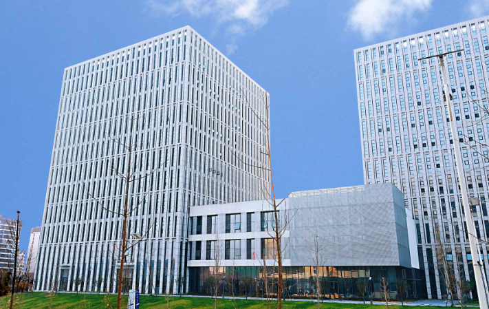 数字工厂建设中智能物流与自动化设备的协同应用